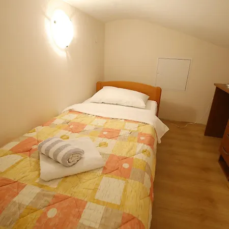 Zubcic Apartman Zára
