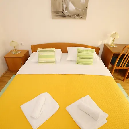 Zubcic Apartman Zára